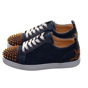 CHRISTIAN LOUBOUTIN FUN LOUIS JUNIOR SPIKES FLAT
MISS DENIM/GG